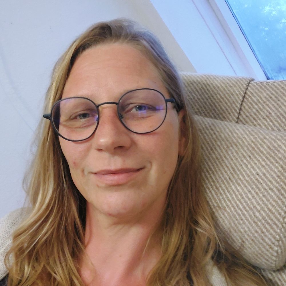 nylig skilt